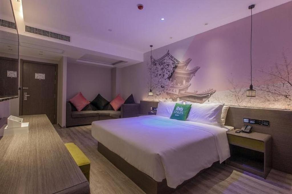 Ibis Styles Wuhan Optics Valley Square Hotel Exterior foto