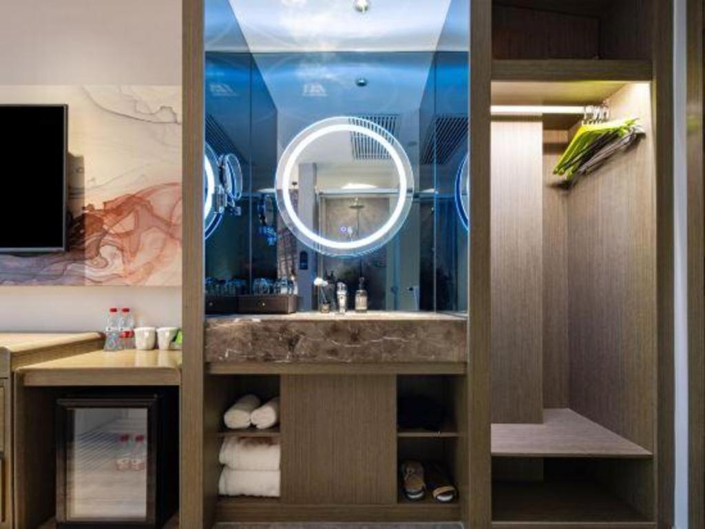 Ibis Styles Wuhan Optics Valley Square Hotel Exterior foto