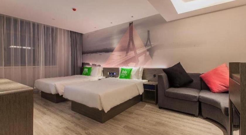 Ibis Styles Wuhan Optics Valley Square Hotel Exterior foto