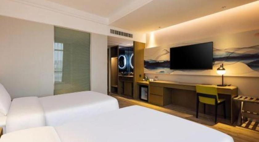 Ibis Styles Wuhan Optics Valley Square Hotel Exterior foto